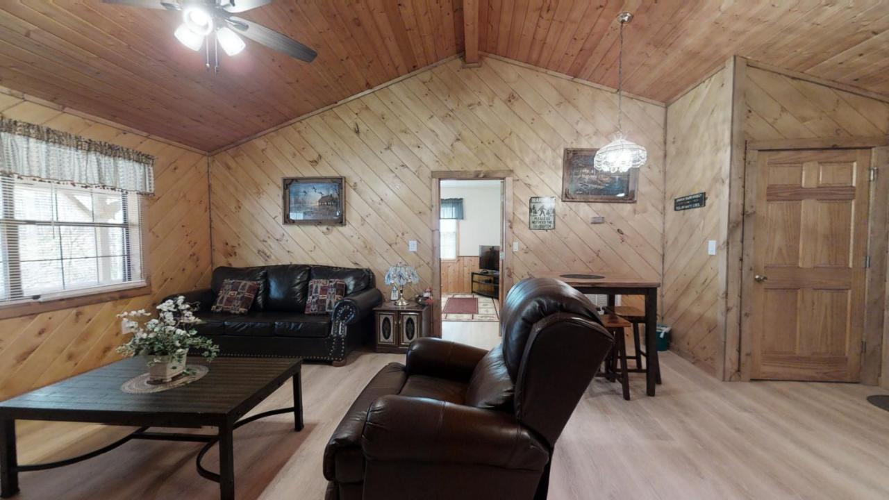 Little Mountain Hideaway Cabin Pigeon Forge Exterior photo