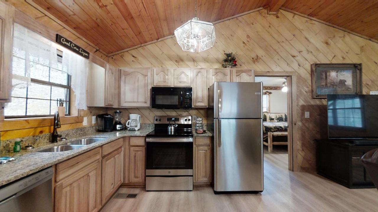 Little Mountain Hideaway Cabin Pigeon Forge Exterior photo